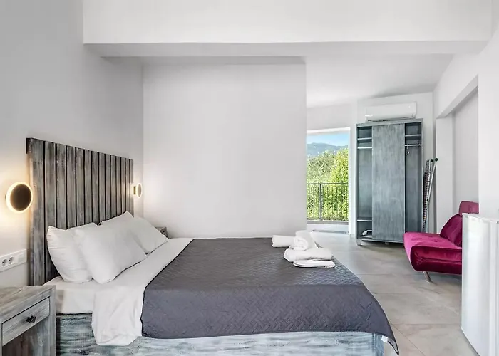 Papatsas Center Nydri (Lefkada)